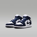 Air Jordan 1 Mid Older Kids' Shoes