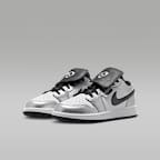 Air Jordan 1 Low SE Older Kids' Shoes