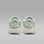 Air Jordan 4 RM Women's Shoes