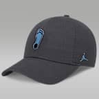 Gorra universitaria marca Jordan ajustable para hombre North Carolina Club