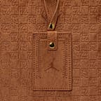Jordan Monogram Tragetasche aus Wildleder (17 l)