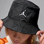 Gorro tipo pescador con estampado Jordan Apex