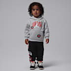Conjunto de sudadera con gorro sin cierre Interstate 23 de 2 piezas con tejido Fleece infantil Jordan 