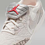 Jordan Jr Tiempo Streetgato SE Older Kids' Indoor/Court Low-Top Football Shoes