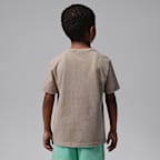 Playera Air bordada con lavado ácido para niños talla pequeña Jordan