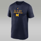 Playera universitaria marca Jordan Dri-FIT para hombre Michigan Sideline Legend - Azul marino