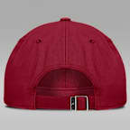 Gorra universitaria marca Jordan ajustable para hombre Oklahoma On-Field Club Gameday