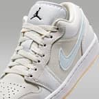 Tenis para mujer Air Jordan 1 Low SE "LNY"