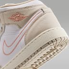 Air Jordan 1 Mid SE Older Kids' Shoes