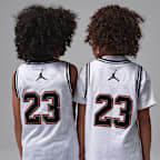 Playera para niños talla pequeña Jordan 23 Jersey