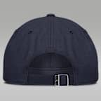 Gorra universitaria marca Jordan ajustable para hombre Michigan On-Field Club Gameday