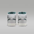 エア ジョーダン 1 MID SE メンズシューズ