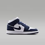 Air Jordan 1 Mid Older Kids' Shoes