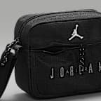 Jordan Blacktop Schultertasche (3,6 l)
