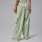 Pants estilo paracaídas para mujer Jordan Flight Chicago