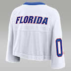 Playera universitaria marca Jordan Dri-FIT cropped para mujer Florida Logo