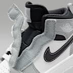 Jordan 1 Mid Younger Kids' Shoes