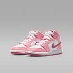 Air Jordan 1 Mid Older Kids' Shoes