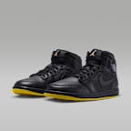 Tenis para hombre Air Jordan 1 Mid SE