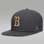 Gorra universitaria marca Jordan Dri-FIT ajustada para hombre UCLA Pro