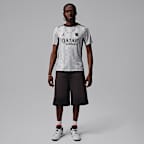 Paris Saint-Germain Academy Pro Night Edition Jordan Dri-FIT Pre-Match-Fußballshirt (Herren)