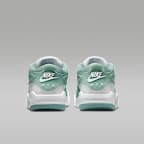 รองเท้าผู้หญิง Air Jordan 4 RM