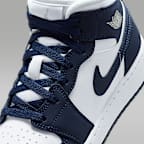 Air Jordan 1 Mid Older Kids' Shoes