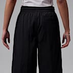 Shorts grandes de tejido Woven para mujer Jordan Brooklyn