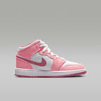 Air Jordan 1 Mid Older Kids' Shoes
