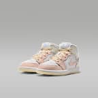 Tenis para niños de preescolar Jordan 1 Mid SE