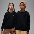 Playera de cuello redondo para niños talla grande Jordan Brooklyn Fleece - Negro