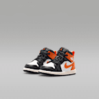 Sapatilhas Jordan 1 Mid para bebé