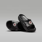 Fekete/Tech Grey/University Red