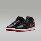 Air Jordan 1 Mid Big Kids' Shoes