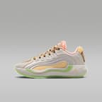 ルカ 4 "Light Orewood and Tangerine" ジュニア バスケットボールシューズ