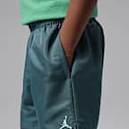 Conjunto de 2 piezas con shorts para jugar Jumpman de tejido Woven para niños talla pequeña Jordan