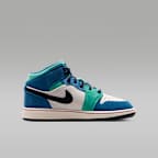 Air Jordan 1 Mid SE Older Kids' Shoes