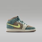 Air Jordan 1 Mid SE Big Kids' Shoes