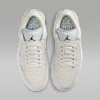 Tenis para mujer Air Jordan 1 Low SE "LNY"