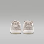 Jordan Jr Tiempo Streetgato SE Older Kids' Indoor/Court Low-Top Football Shoes