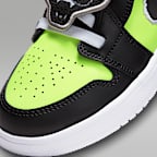 Jordan 1 Low Alt SE Younger Kids' Shoes