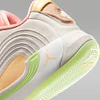 ルカ 4 PF "Light Orewood and Tangerine" バスケットボールシューズ