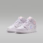 Air Jordan 1 Mid SE Older Kids' Shoes