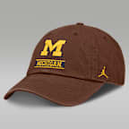 Gorra universitaria ajustable de la marca Jordan para hombre Michigan 2026 Military Appreciation Club