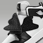 Sky Jordan 1 Younger Kids' Shoe