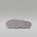 Air Jordan 1 Mid SE Older Kids' Shoes