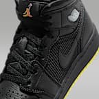 Tenis para niños grandes Air Jordan 1 Mid SE