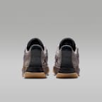 루카 .77 PF '검' 농구화