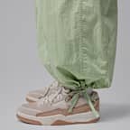 Pants estilo paracaídas para mujer Jordan Flight Chicago
