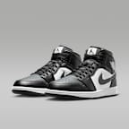 Air Jordan 1 Mid Men's Shoes